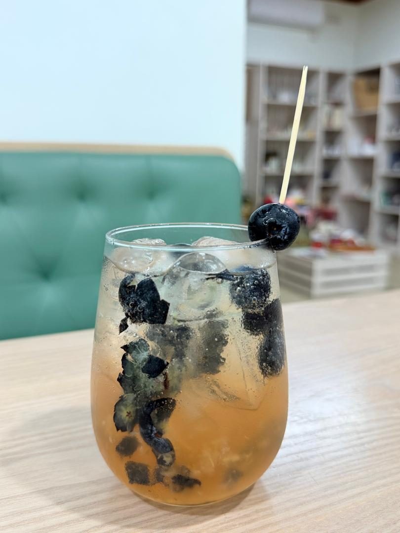 Cocktail at the cafe