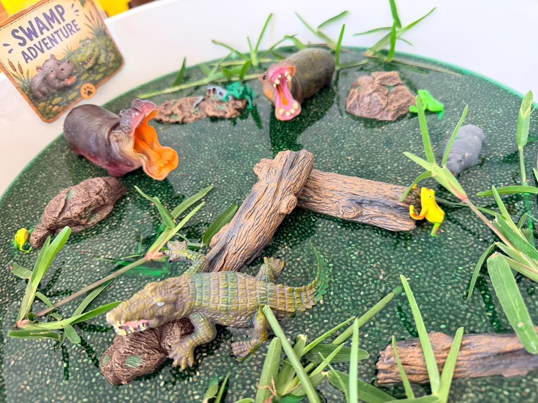 Swamp adventure sensory bin